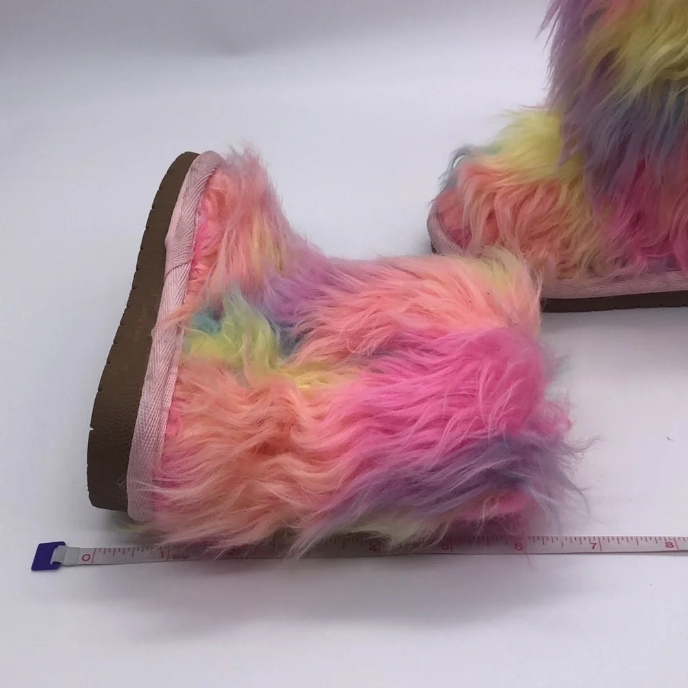 LINK - LITTLE GIRLS FURRY RAINBOW COLORED BOOTIES SIZE 6
